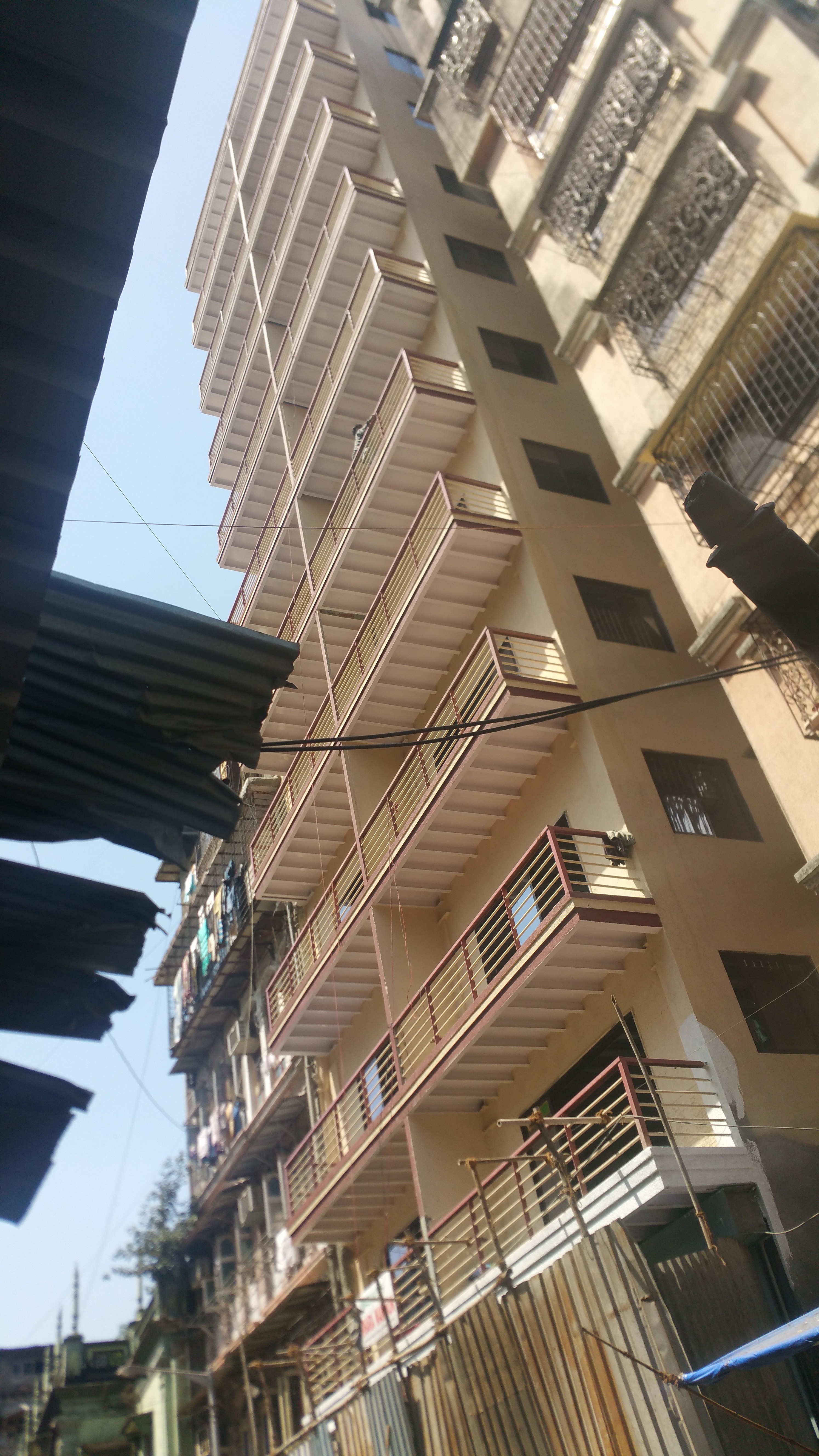 Mafia Illigal Building 6-77, memonwada road, opp minara masjid, mumbai-3-20150518_144310